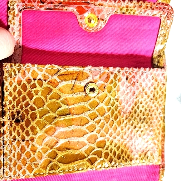 HOBO The Original Embossed Snakeskin Pattern & Floral Design Leather Wallet - Picture 6 of 11